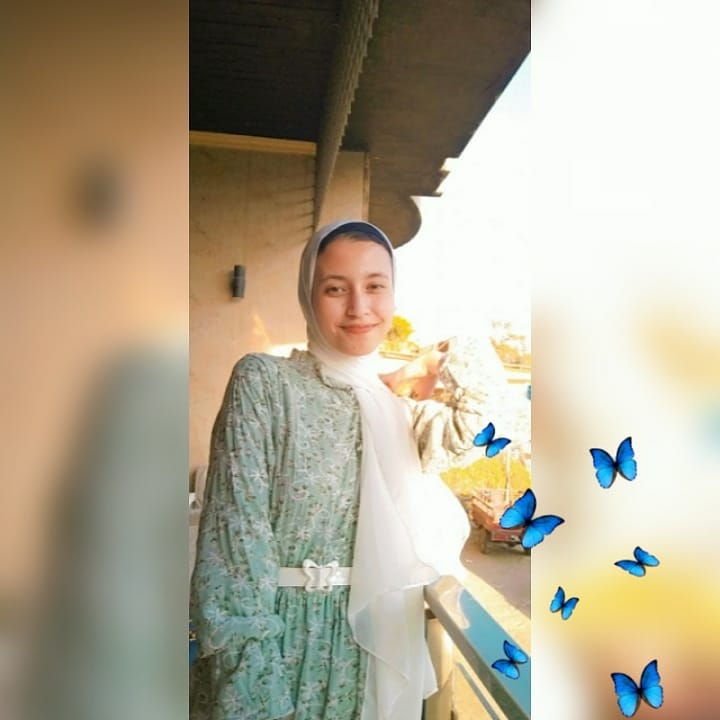 Picture Nada Mohamed Head Markting at mun Stem sharkya